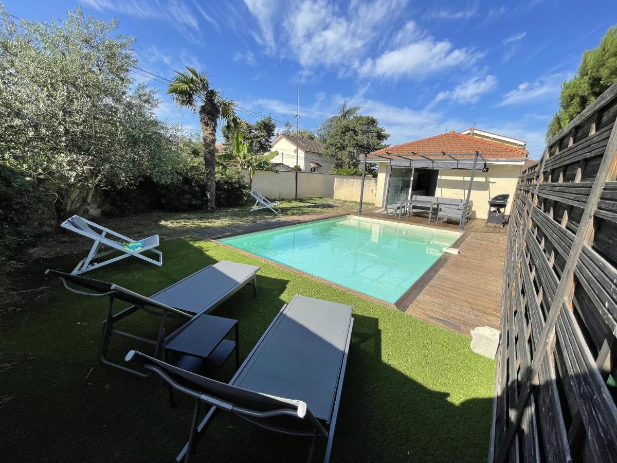 Unique! Jacuzzi Prive 35°C + Cinema Villa Entiere Meyzieu Eksteriør billede