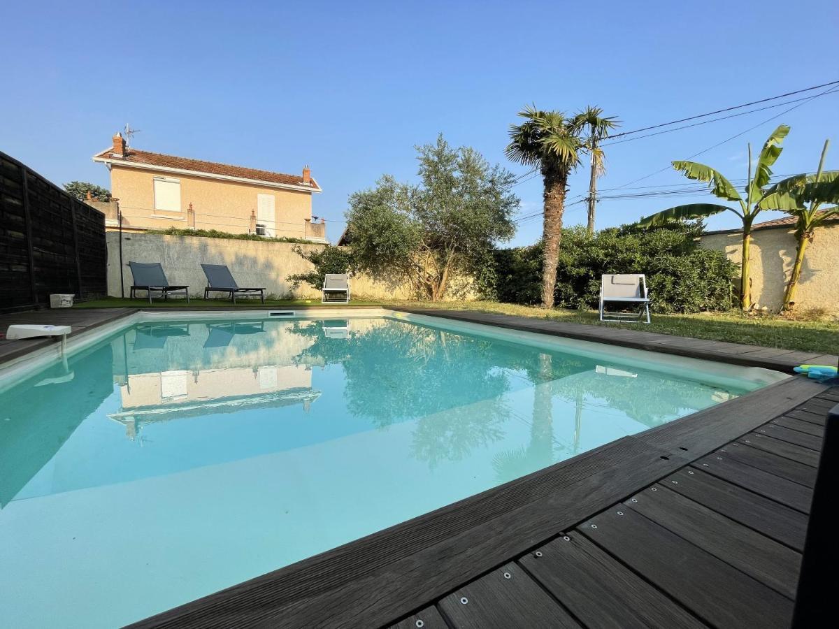 Unique! Jacuzzi Prive 35°C + Cinema Villa Entiere Meyzieu Eksteriør billede