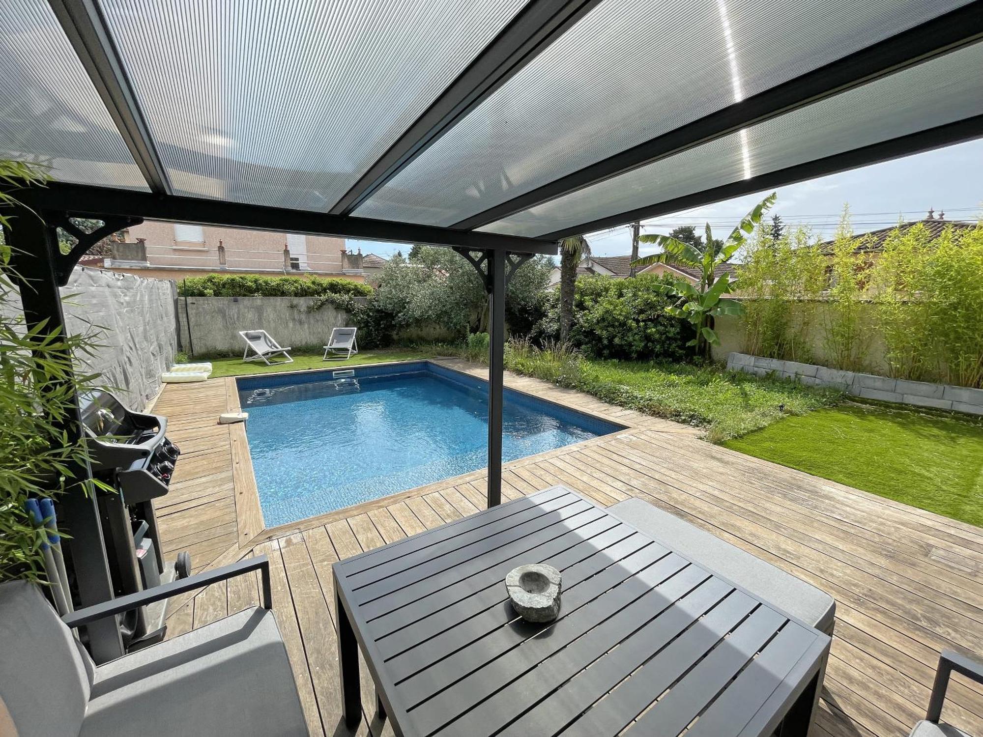 Unique! Jacuzzi Prive 35°C + Cinema Villa Entiere Meyzieu Eksteriør billede
